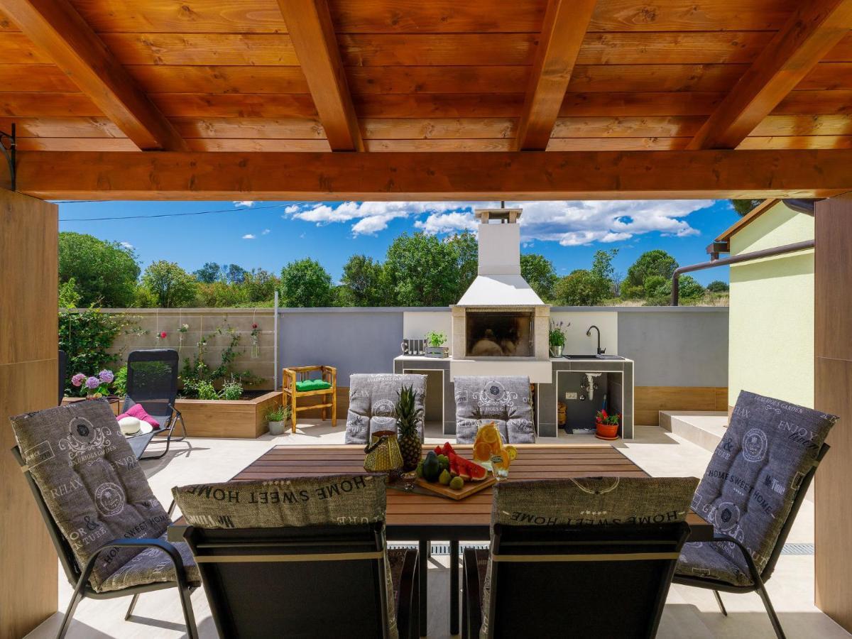 Holiday Home Laura By Interhome Pula Dış mekan fotoğraf